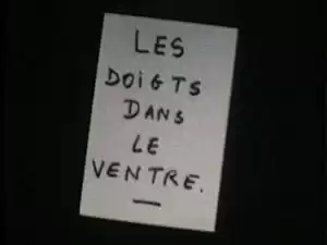 Les doigts dans le ventre